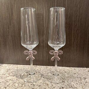 Brand New Two Piece Champagne Glasses with Pink Bows Flute Glassware Set